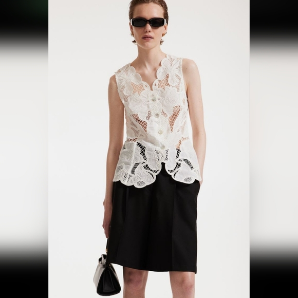 RARE SOLD OUT H&M Eyelet Embroidered Vest - Picture 3 of 3